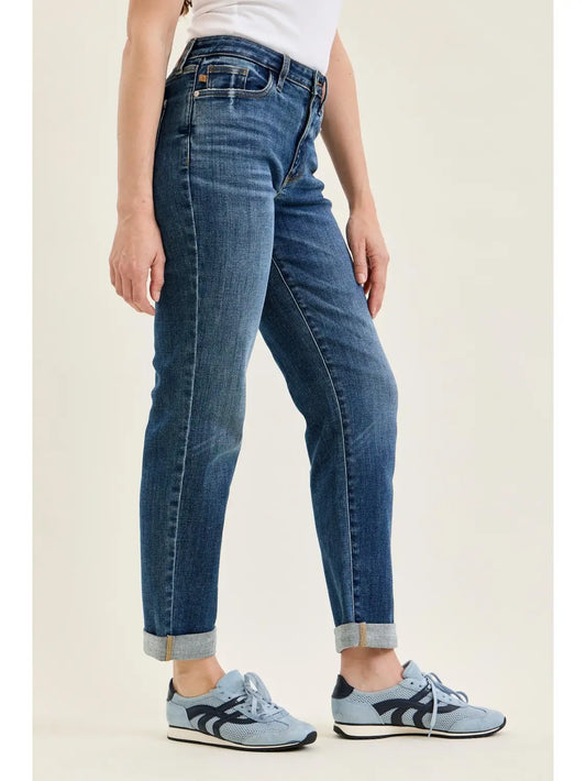 Side view of Judy Blue Billie boyfriend jeans in Everyday Indigo
