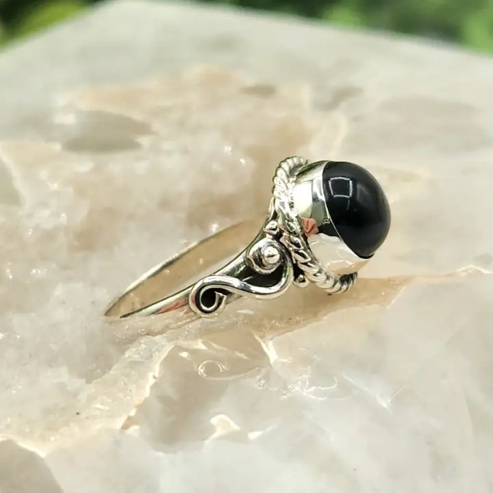 Black Onyx Semi-Precious Gemstone Ring-Sterling Silver/925 sz 9