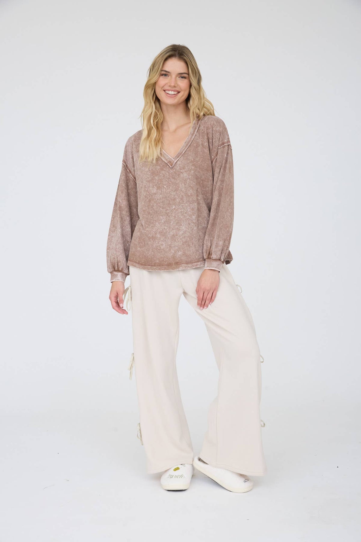 WASHED INVERTED SEAM DETAIL LONG SLEEVE KNIT TOP: COCOA