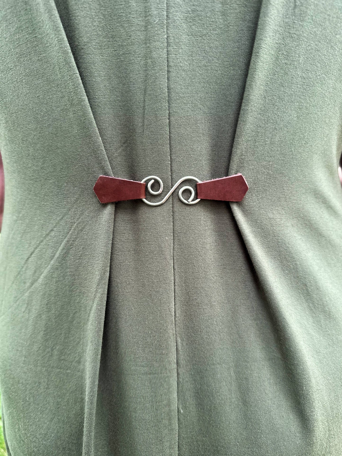 Silver & Brown Leather Swirl Dress & Cardigan Cinch Clip