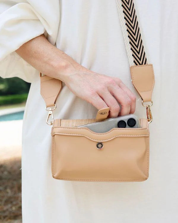 Maverick Crossbody W/Pocket Natural Tan