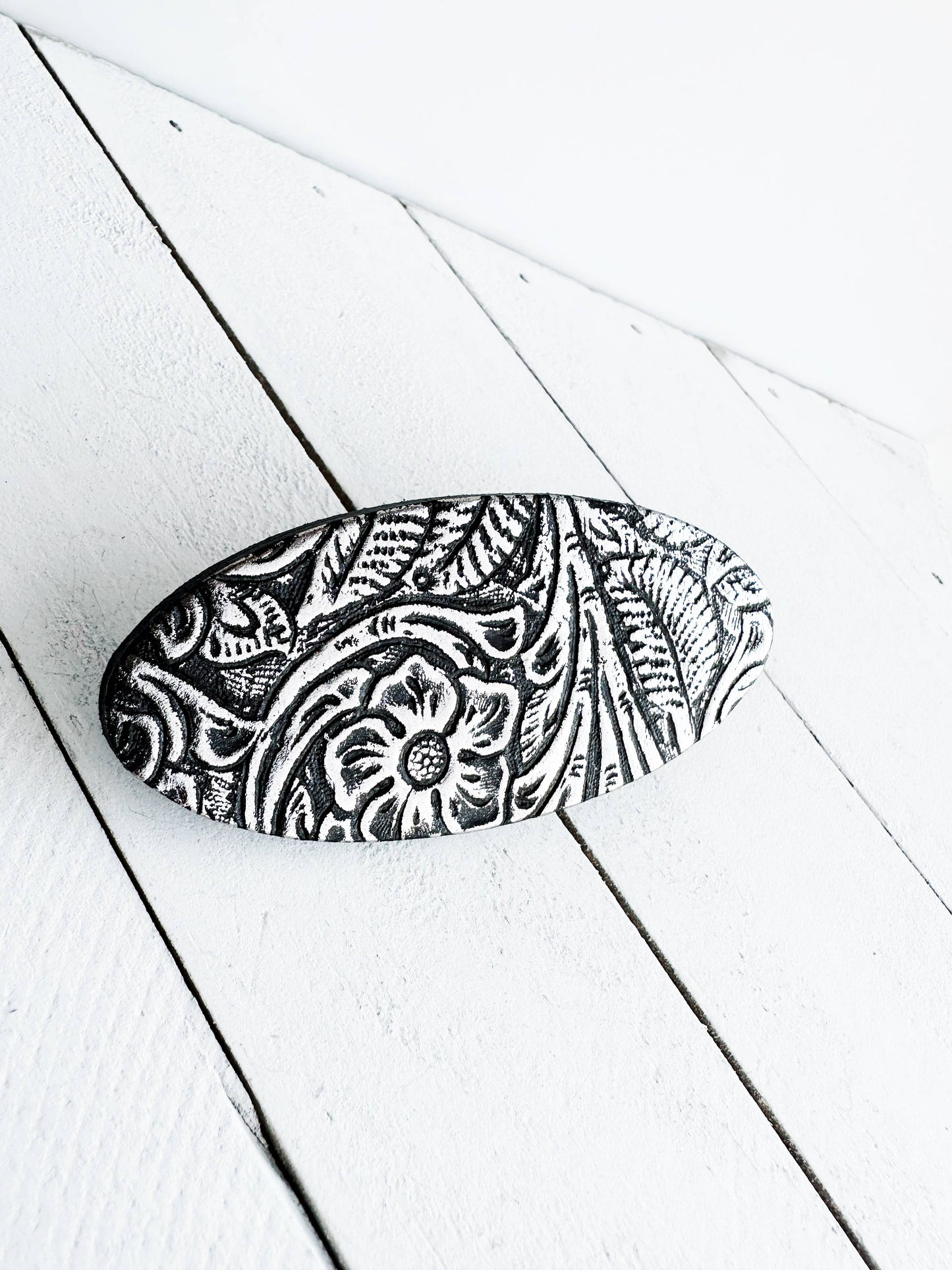 KardiKlips Cinch Clip - "Impressions" Floral Silver & Black Leather, photo 5 of 5