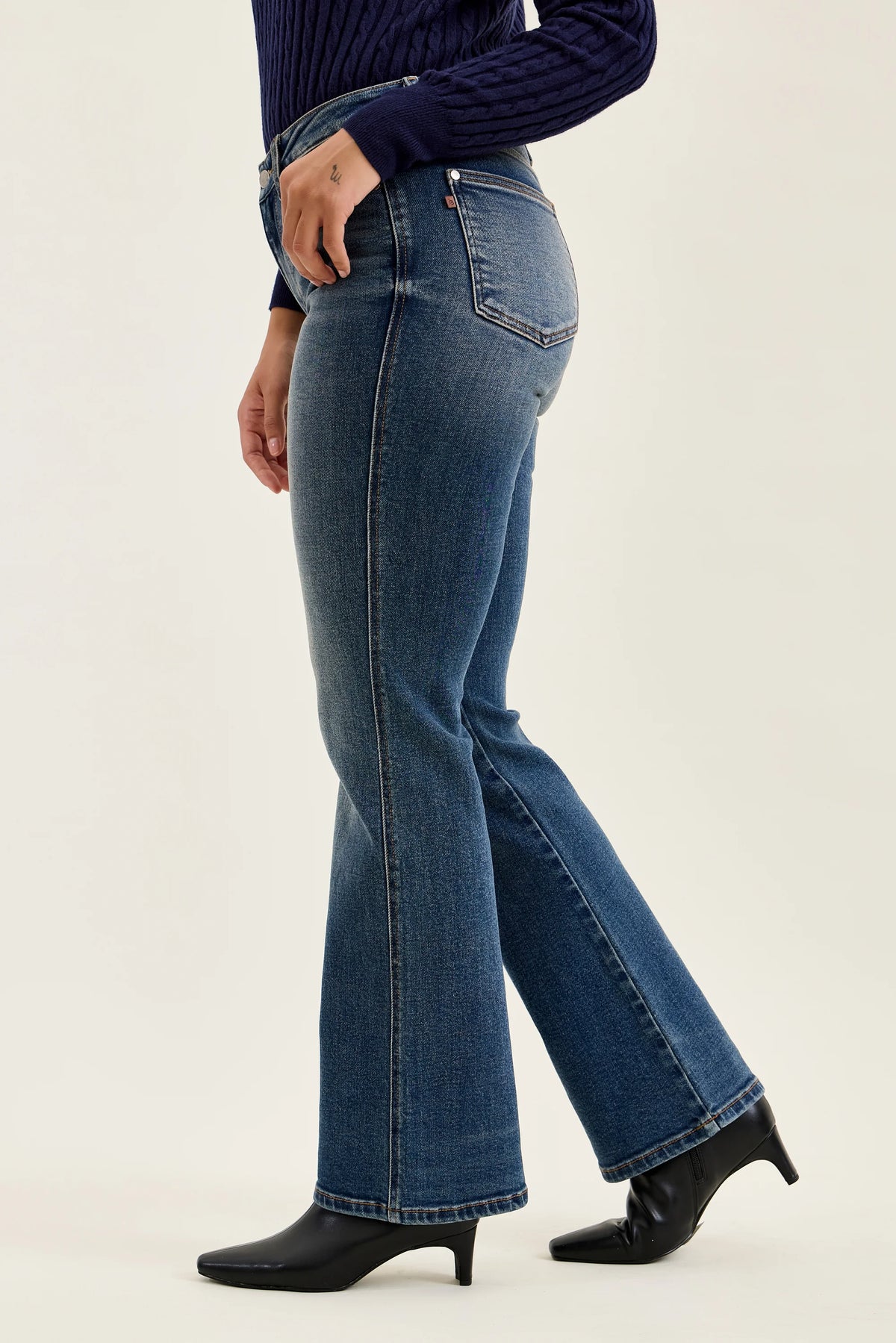 Judy Blue DAISY Bootcut Dusk Rider - Indigo