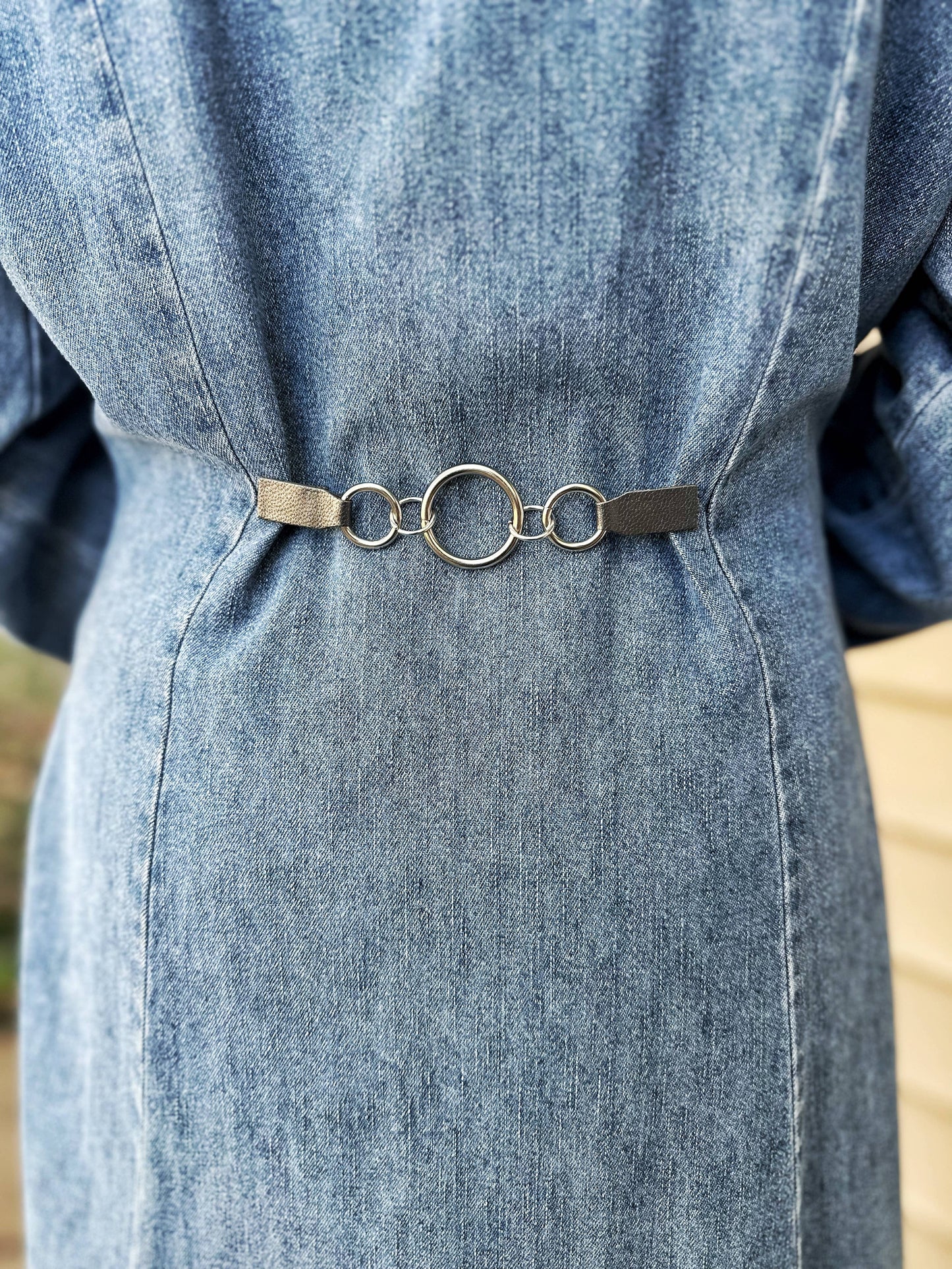 Silver Rings Cinch Clip for Clothes, Belt Alternative: Gray