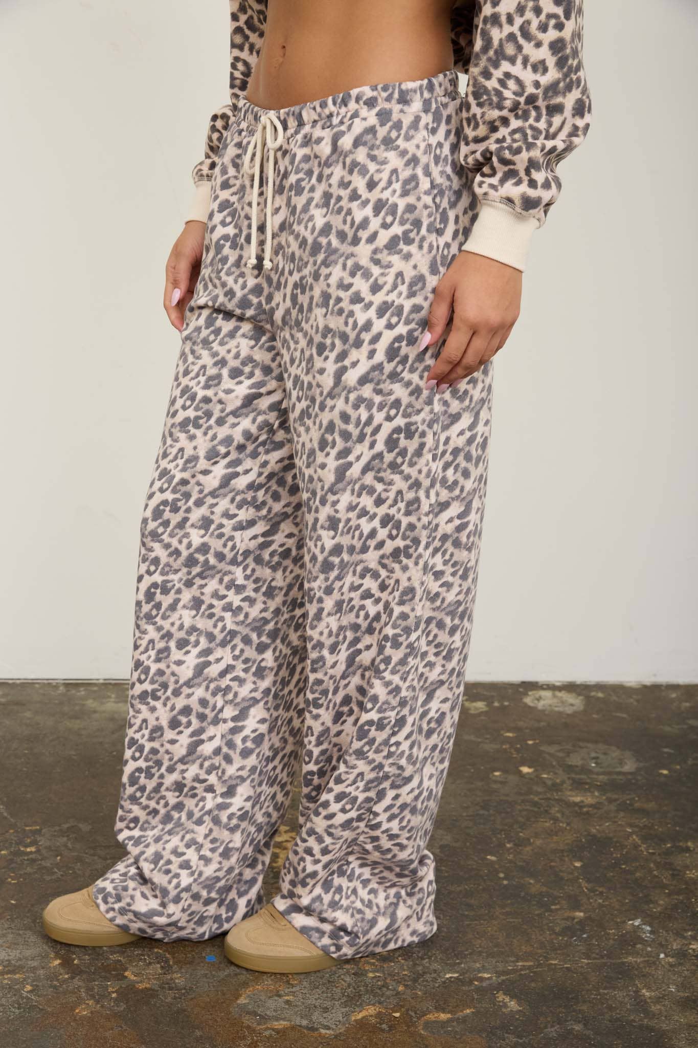 LEOPARD DRAWSTRING WIDE LEG LOUNGE PANTS: CREAM MULTI