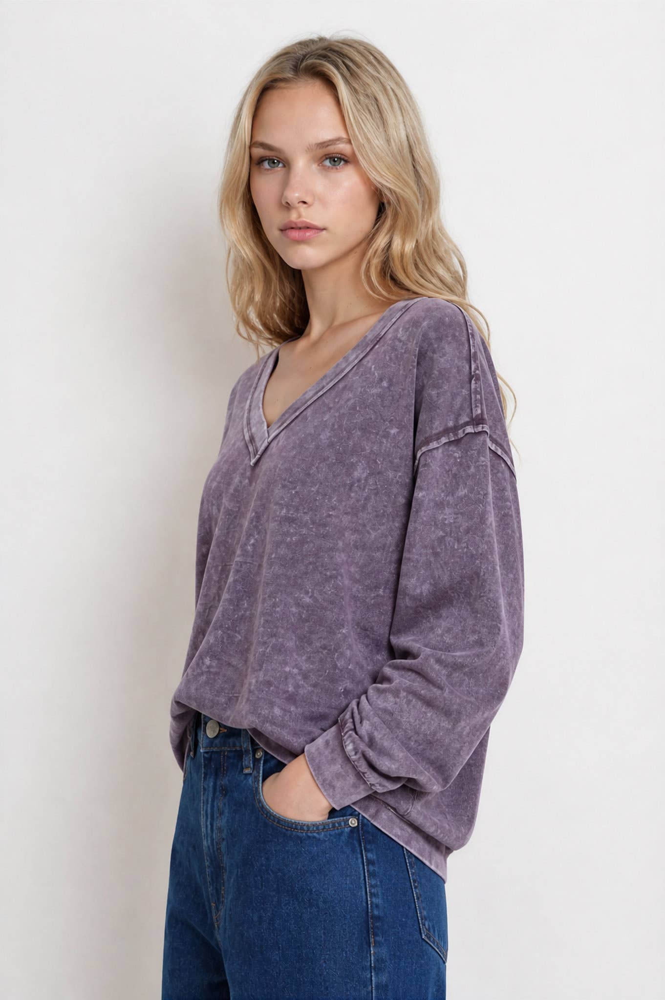 WASHED INVERTED SEAM DETAIL LONG SLEEVE KNIT TOP: EGGPLANT