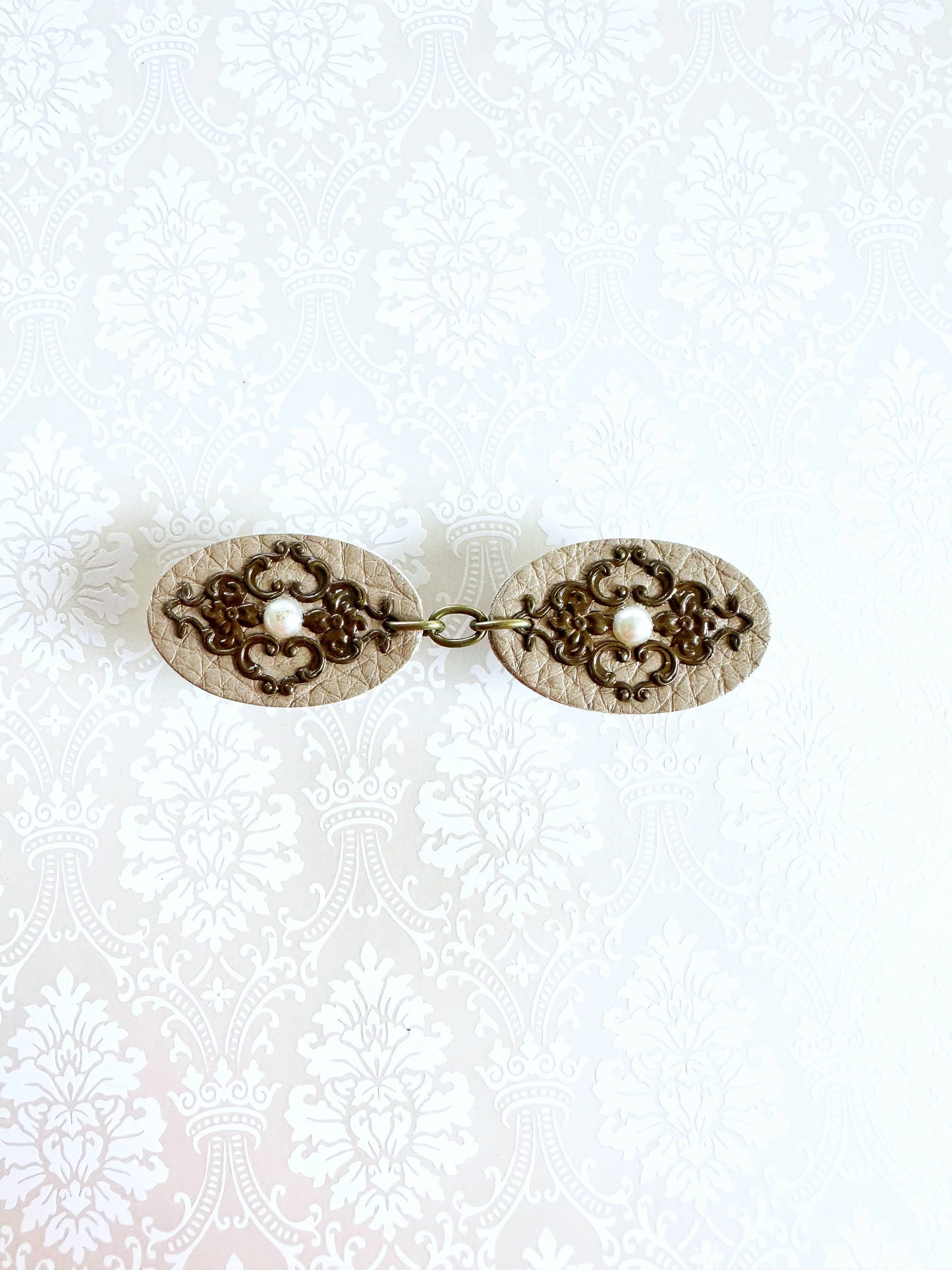 Bronze on Champagne Romantic KardiKlip: Ovals