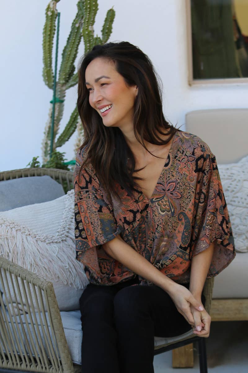 V NECK TIE WAIST KIMONO SLEEVE PRINTED BLOUSE: Black