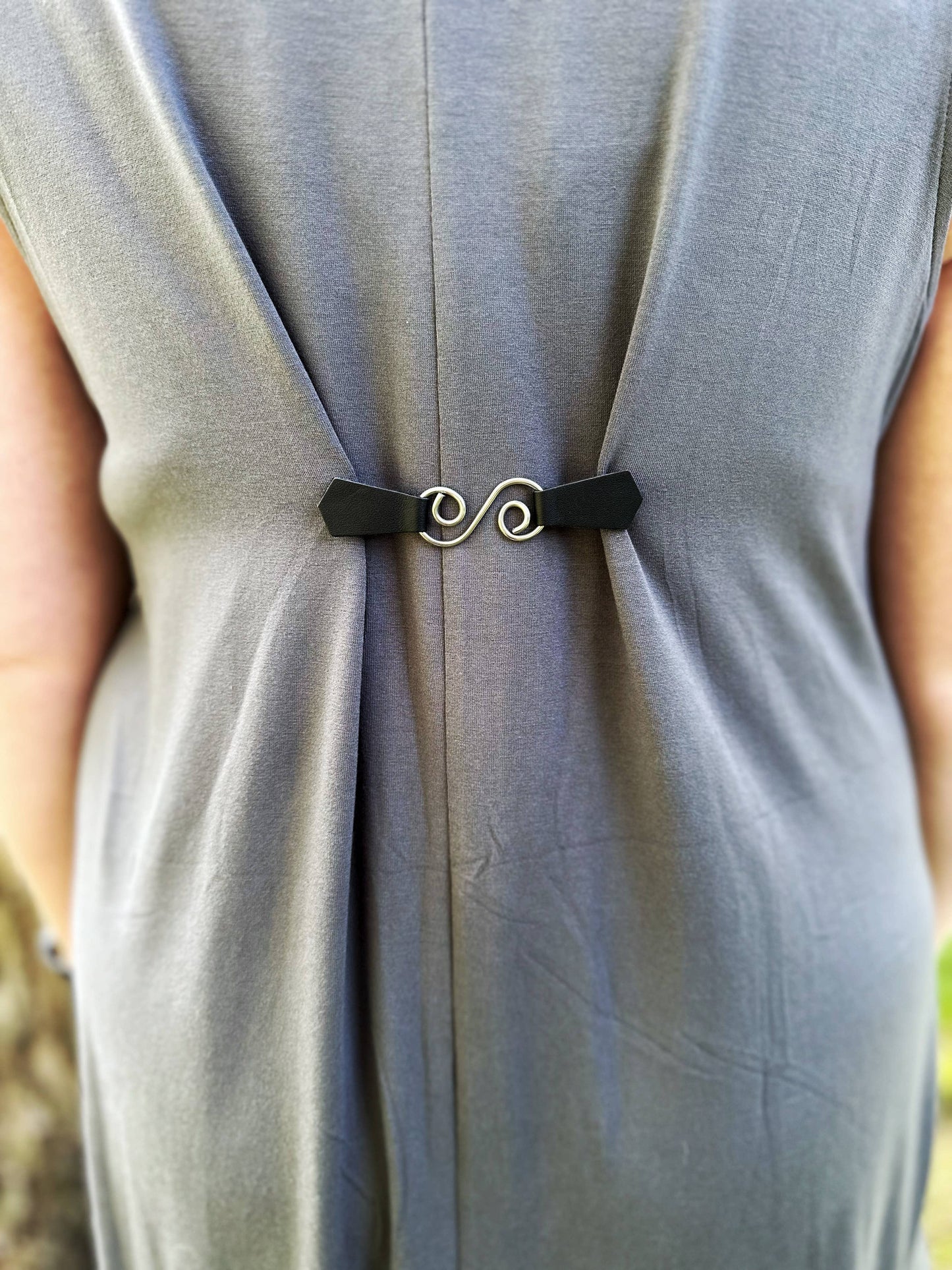 Silver & Black Leather Swirl Dress & Cardigan Cinch Clip
