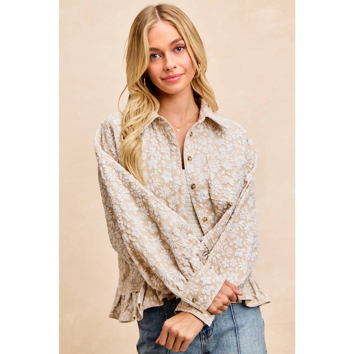 TEXTURED FLORAL PATTERN RUFFLED HEM SHIRT TOP: OATMEAL / S