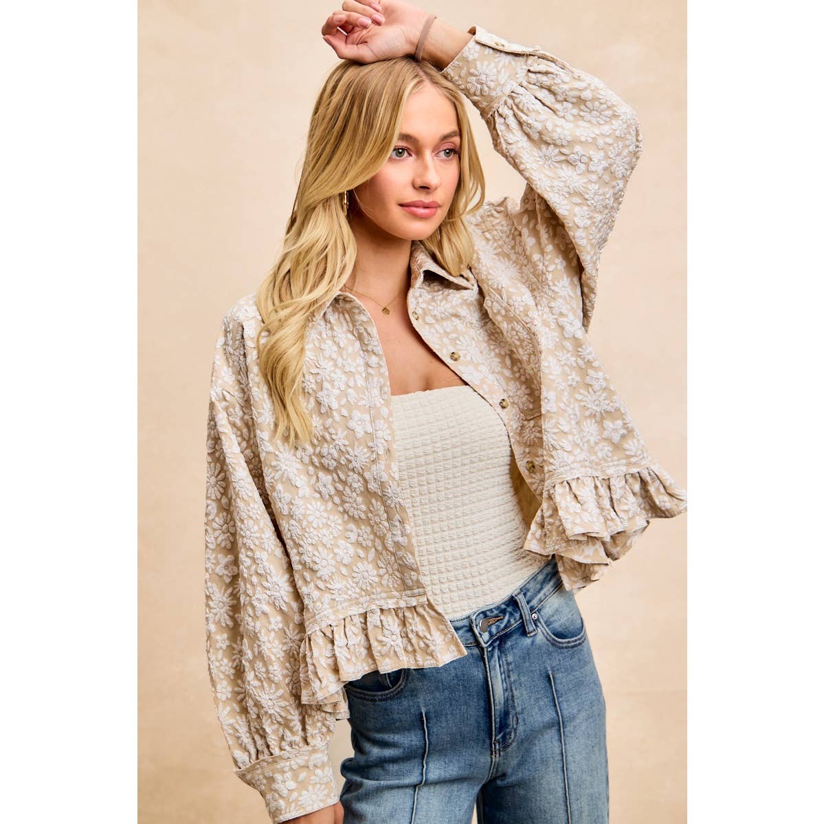 TEXTURED FLORAL PATTERN RUFFLED HEM SHIRT TOP: OATMEAL / S