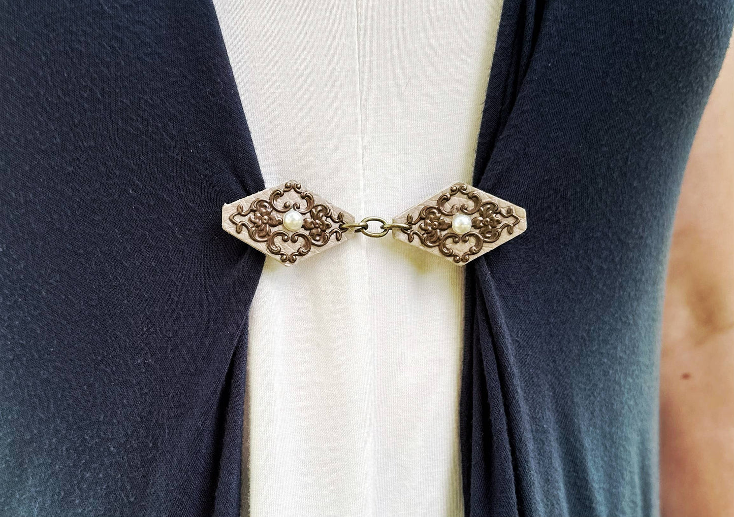 Bronze on Champagne Romantic KardiKlip: Ovals