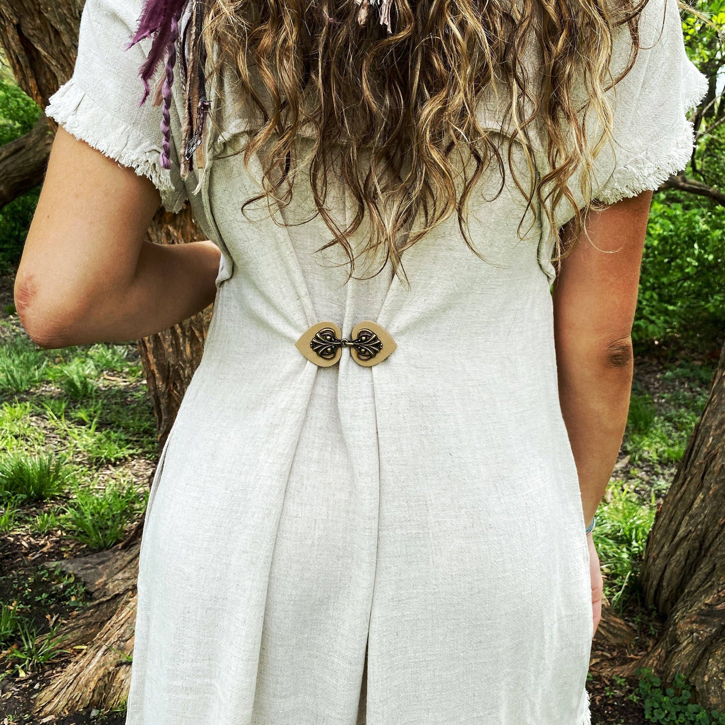 Dress Cinch Clips for Clothes, Leather Boho-Vintage Style - Beige