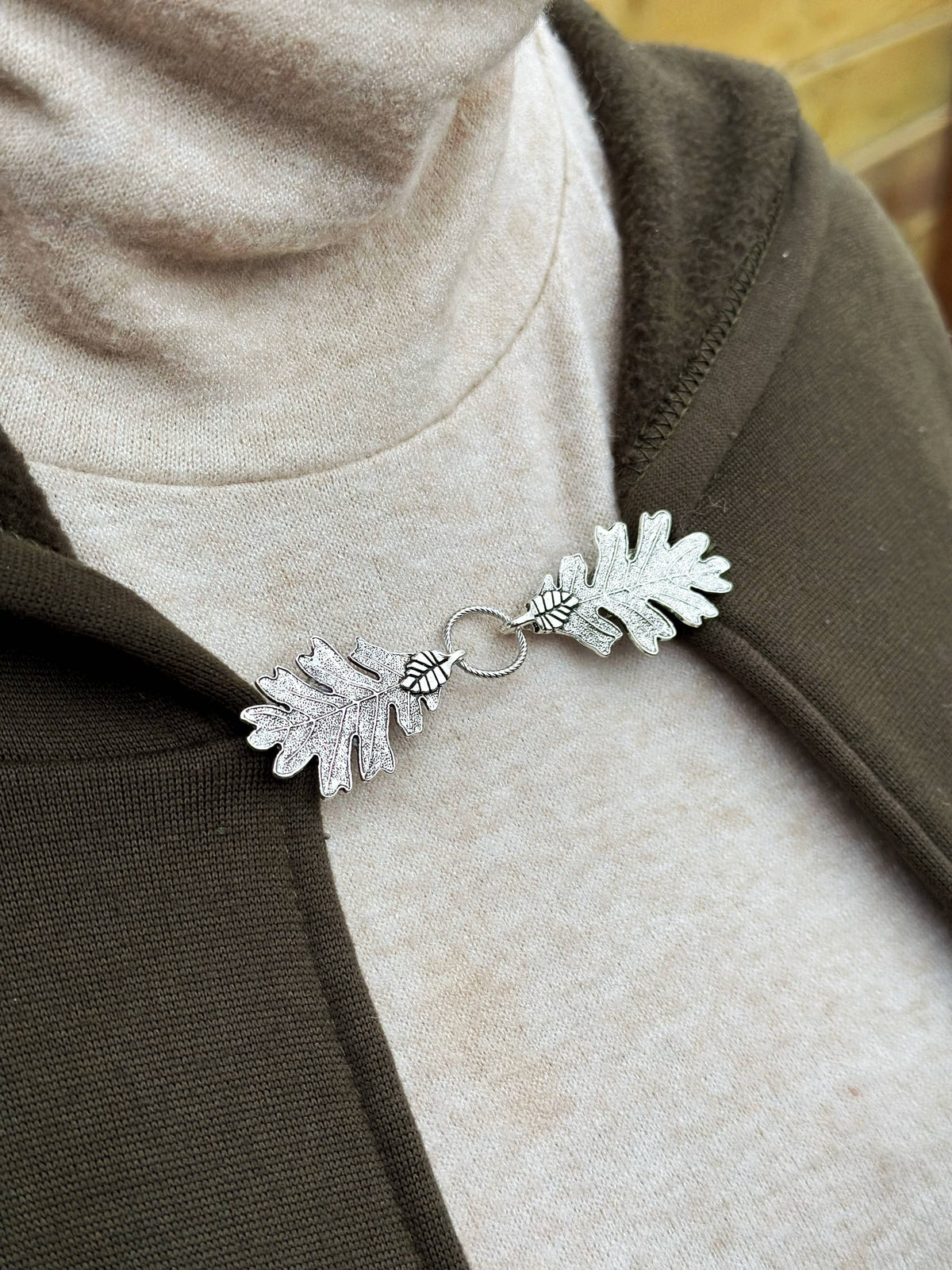 KardiKlips Cinch Clip - Silver Oak Leaves Cloak Clasp, photo 1 of 5