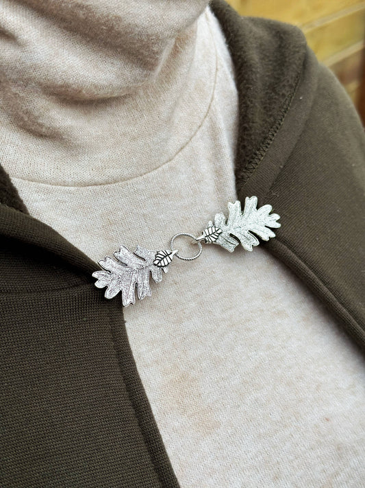 KardiKlips Cinch Clip - Silver Oak Leaves Cloak Clasp, photo 1 of 5