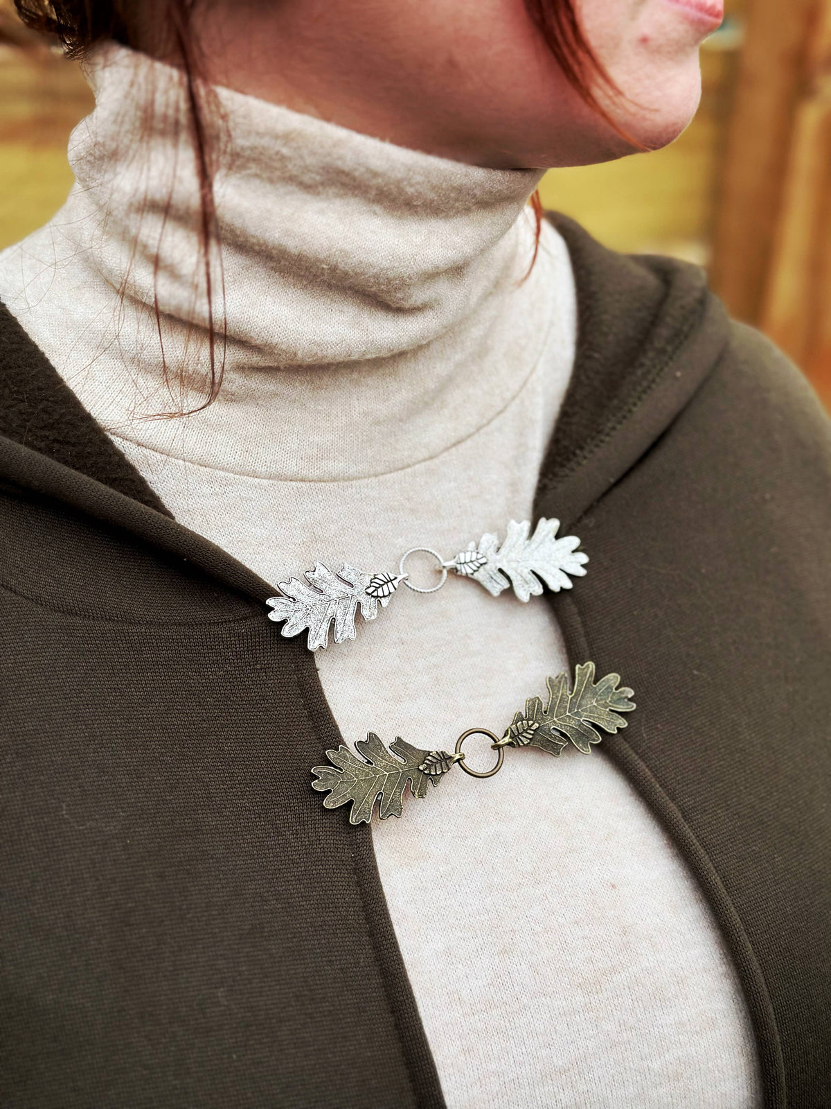 KardiKlips Cinch Clip - Silver Oak Leaves Cloak Clasp, photo 4 of 5