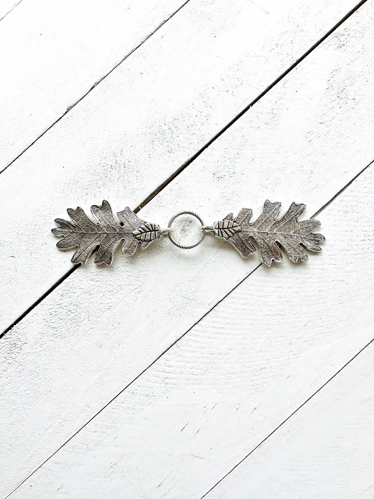 KardiKlips Cinch Clip - Silver Oak Leaves Cloak Clasp, photo 5 of 5