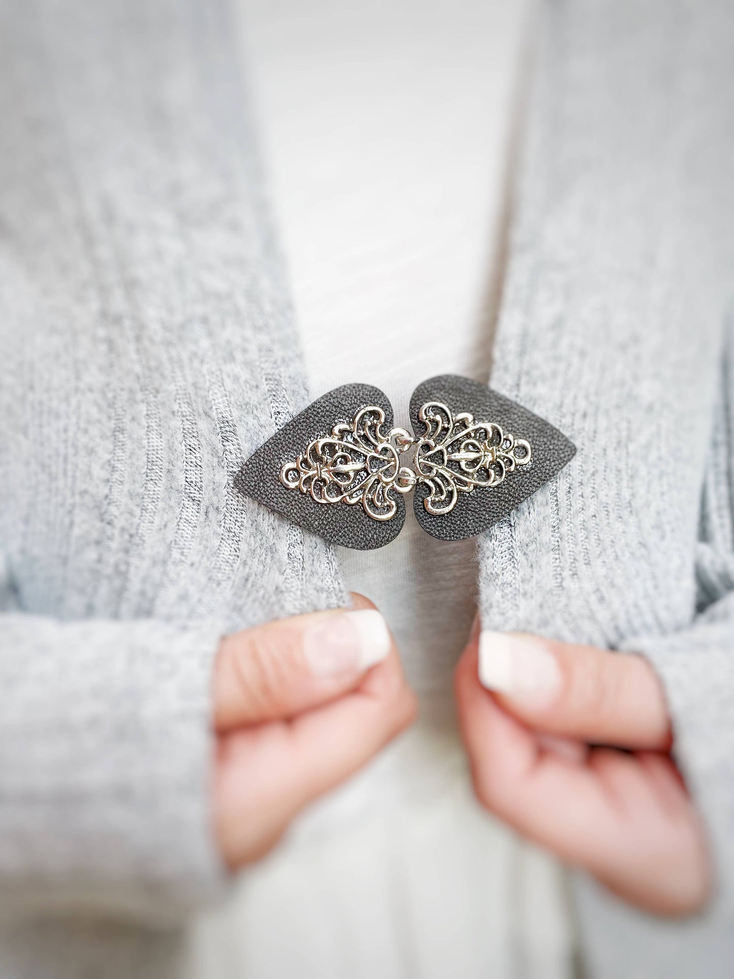 Sweater Cinch Clips for Clothes - Gray