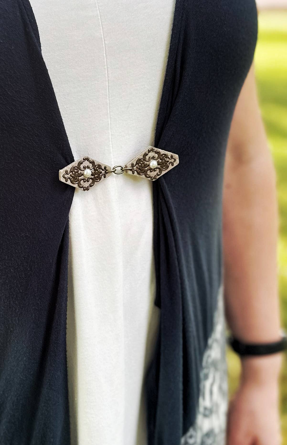 Bronze on Champagne Romantic KardiKlip: Ovals