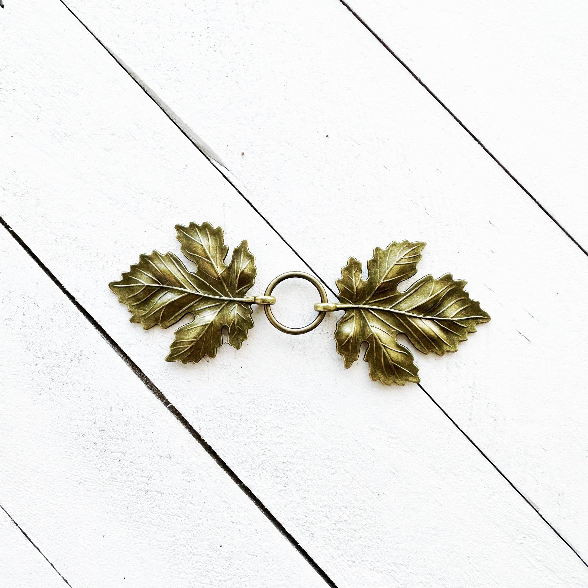 KardiKlips Dress Cinch Clip - Bronze Metal Leaves, photo 3 of 6