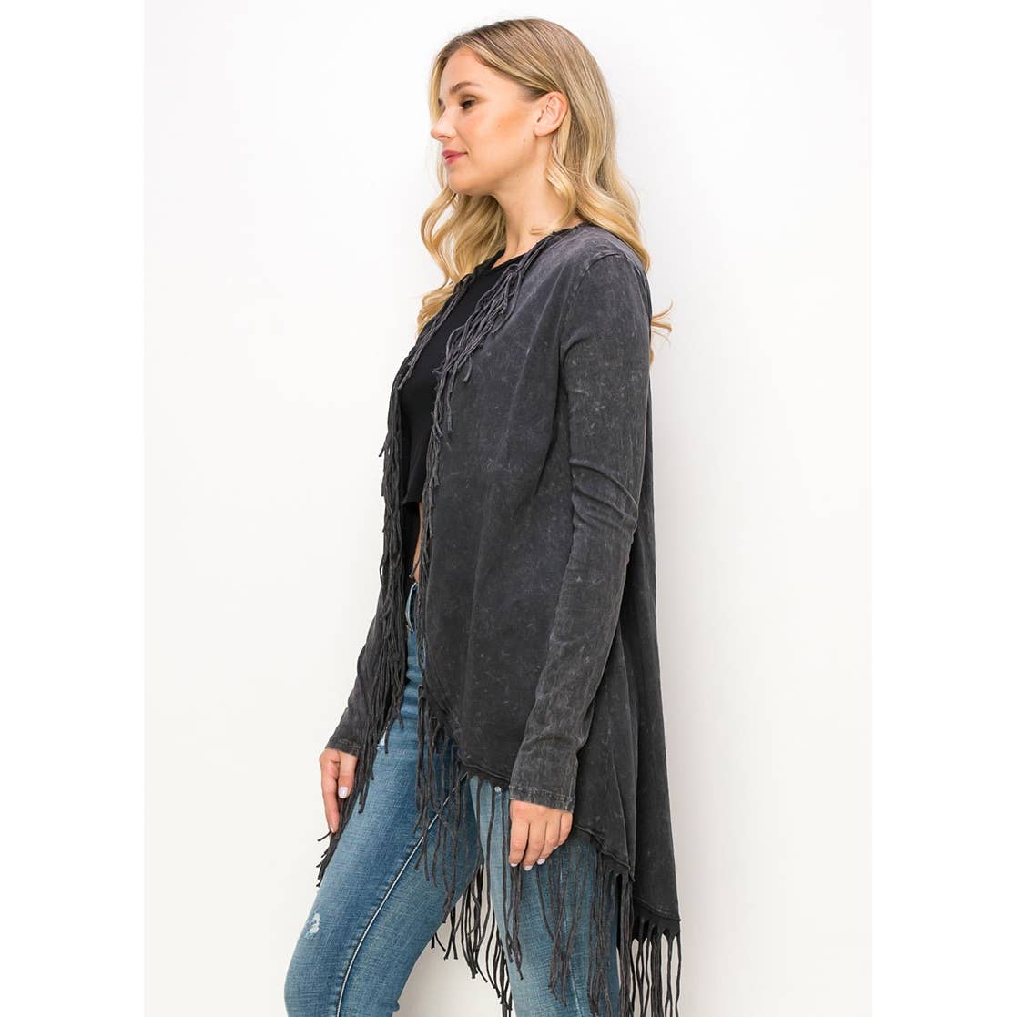 MINERAL WASHED FRINGE LONG SLEEVE KNIT CARDIGAN: BLACK