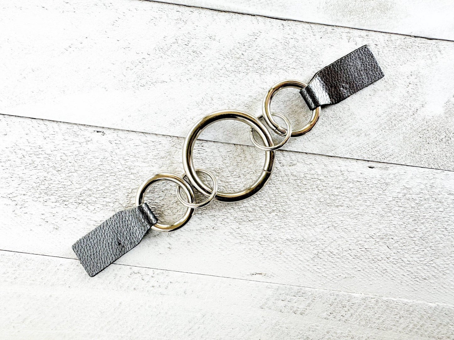 Silver Rings Cinch Clip for Clothes, Belt Alternative: Gray