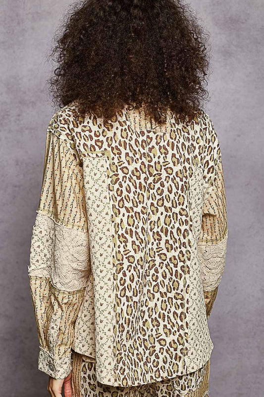 Back view of the leopard patchwork double gauze shirt