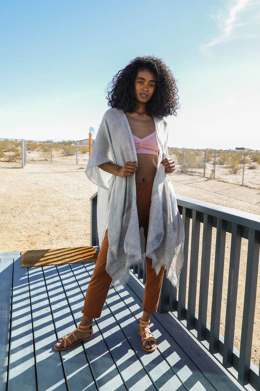 Stylish Sequin Detailed Kimono – Frayed Edges & Boho Vibes: Silver Gray